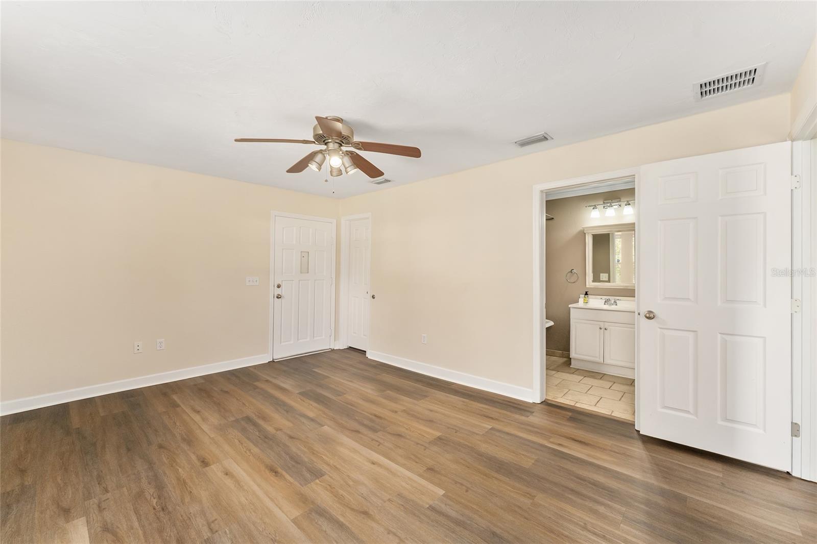 18673 252nd, High Springs, FL 32643