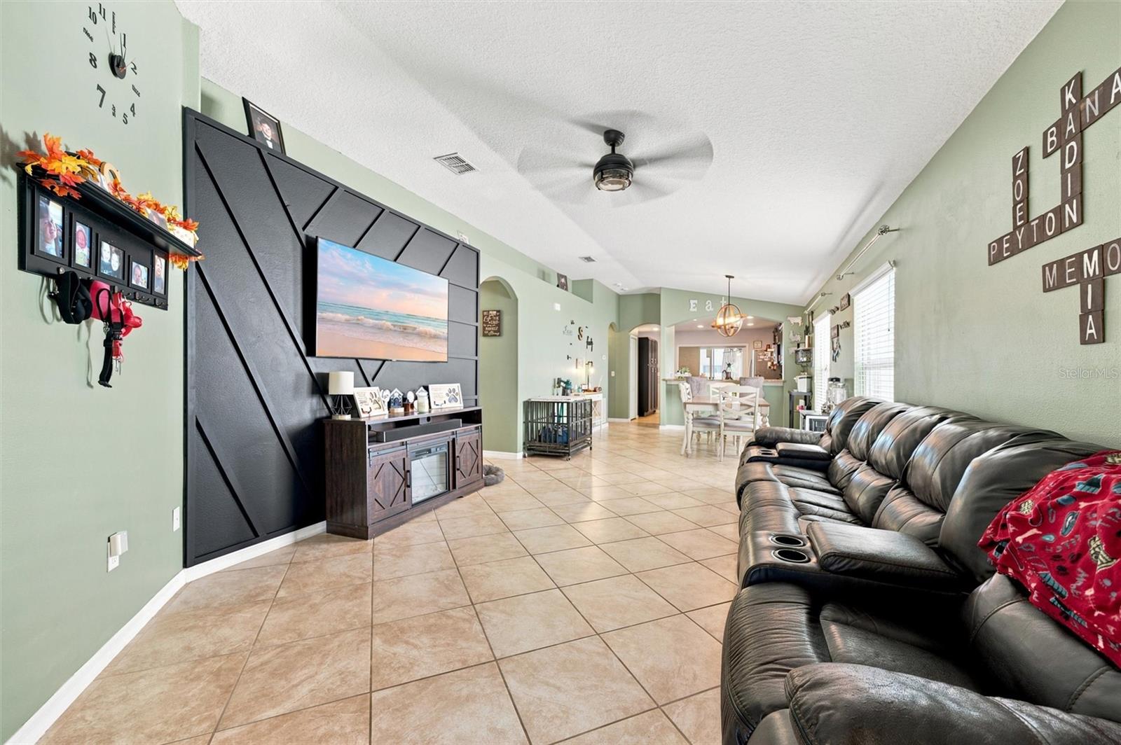 1111 Seminole Sky, Ruskin, FL 33570