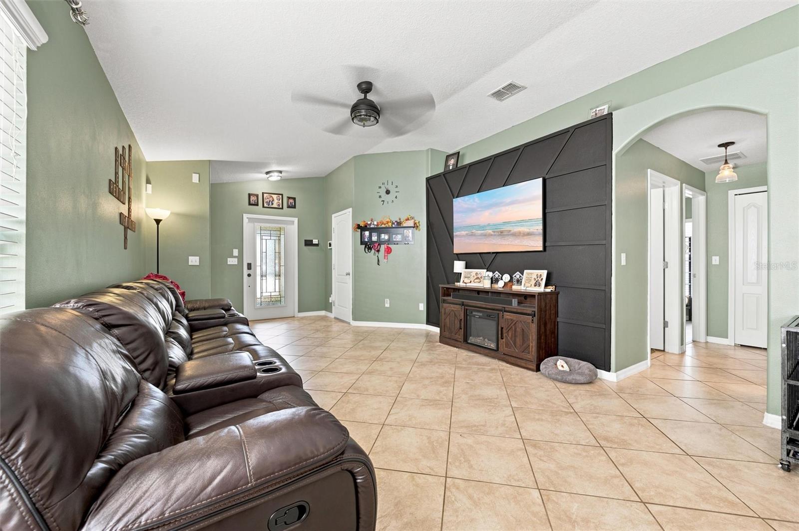 1111 Seminole Sky, Ruskin, FL 33570