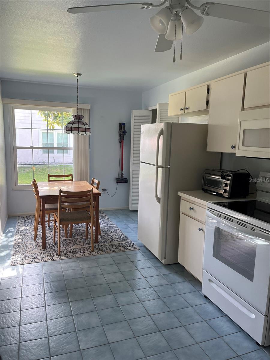2387 Bentley Drive, Palm Harbor, FL 34684