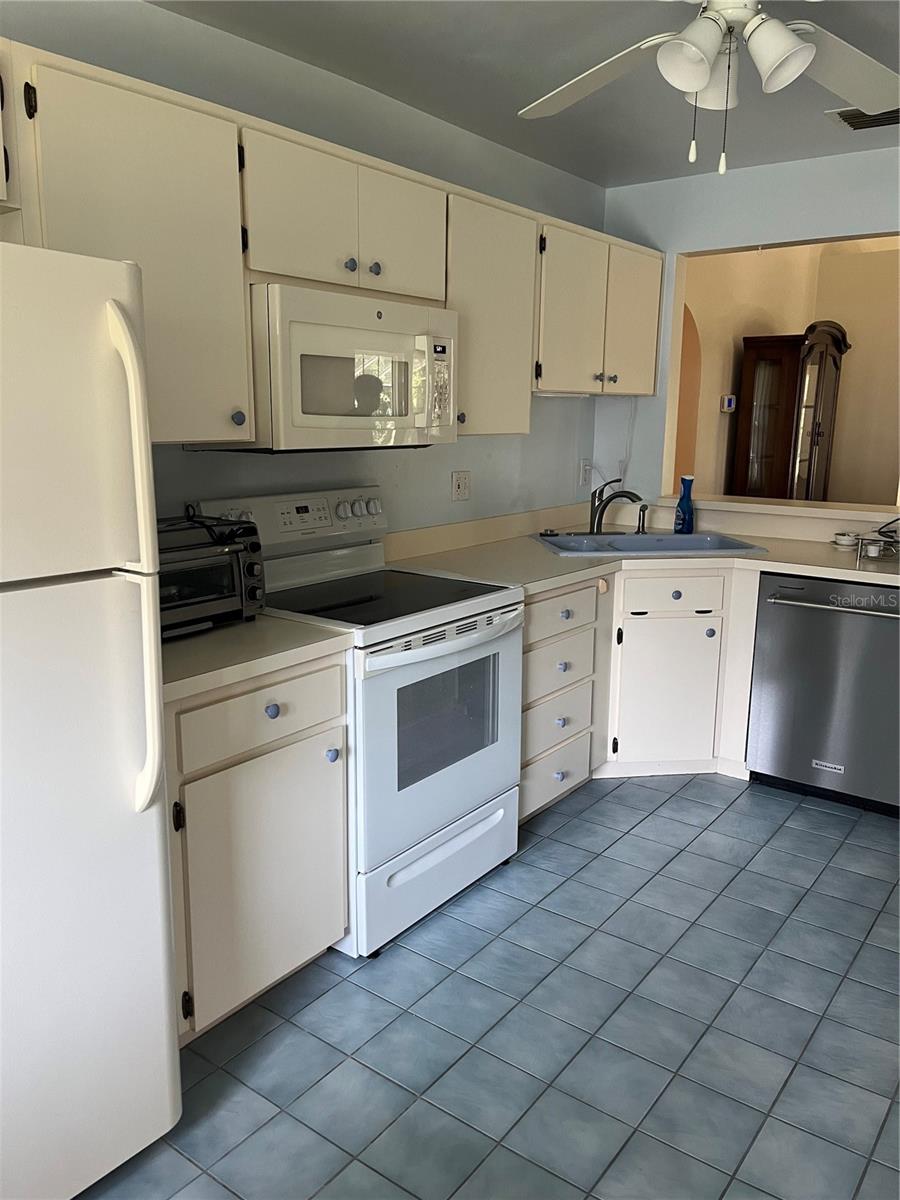 2387 Bentley Drive, Palm Harbor, FL 34684