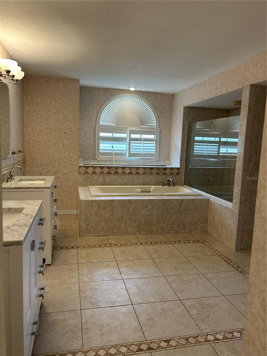 1612 Gulf Beach, Tarpon Springs, FL 34689