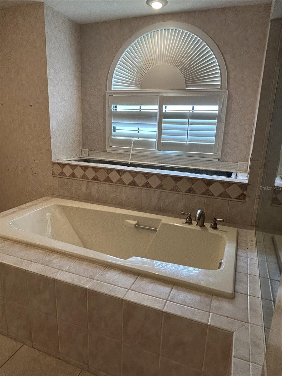 1612 Gulf Beach, Tarpon Springs, FL 34689