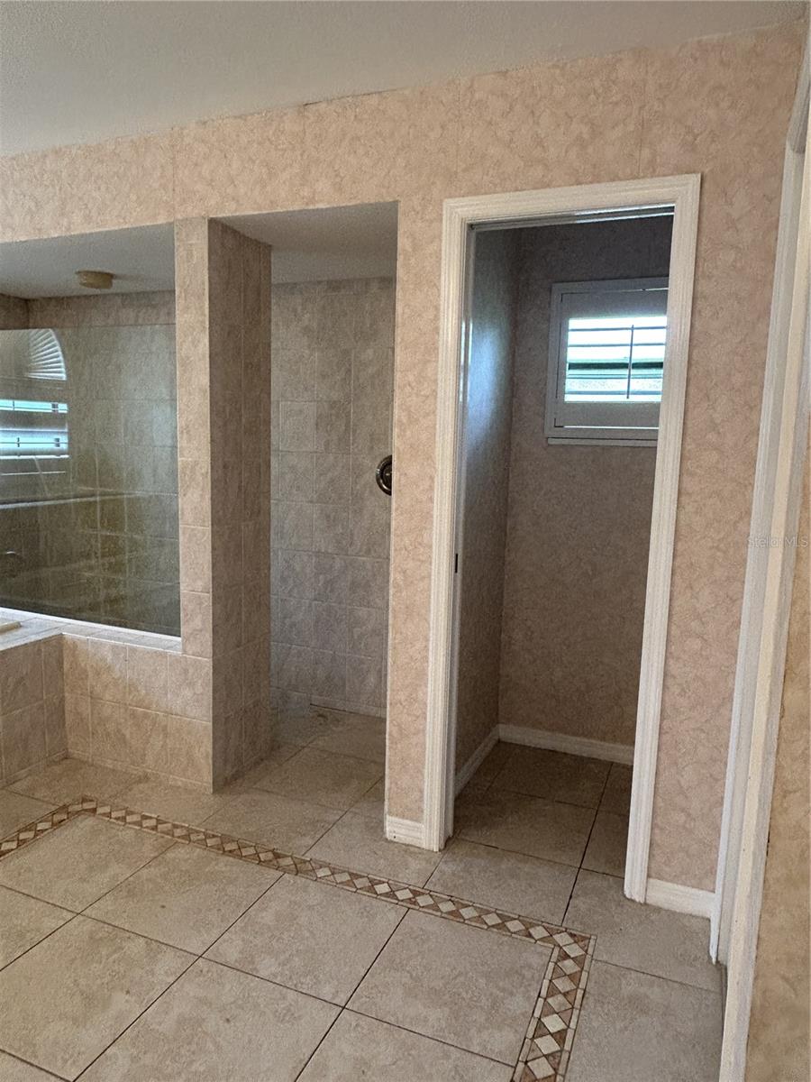 1612 Gulf Beach, Tarpon Springs, FL 34689
