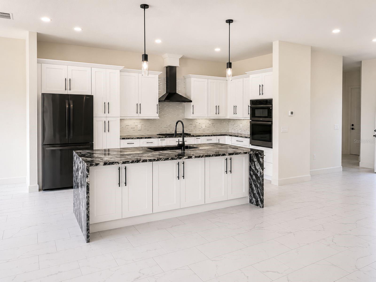 29121 Can Do, Tavares, FL 32778