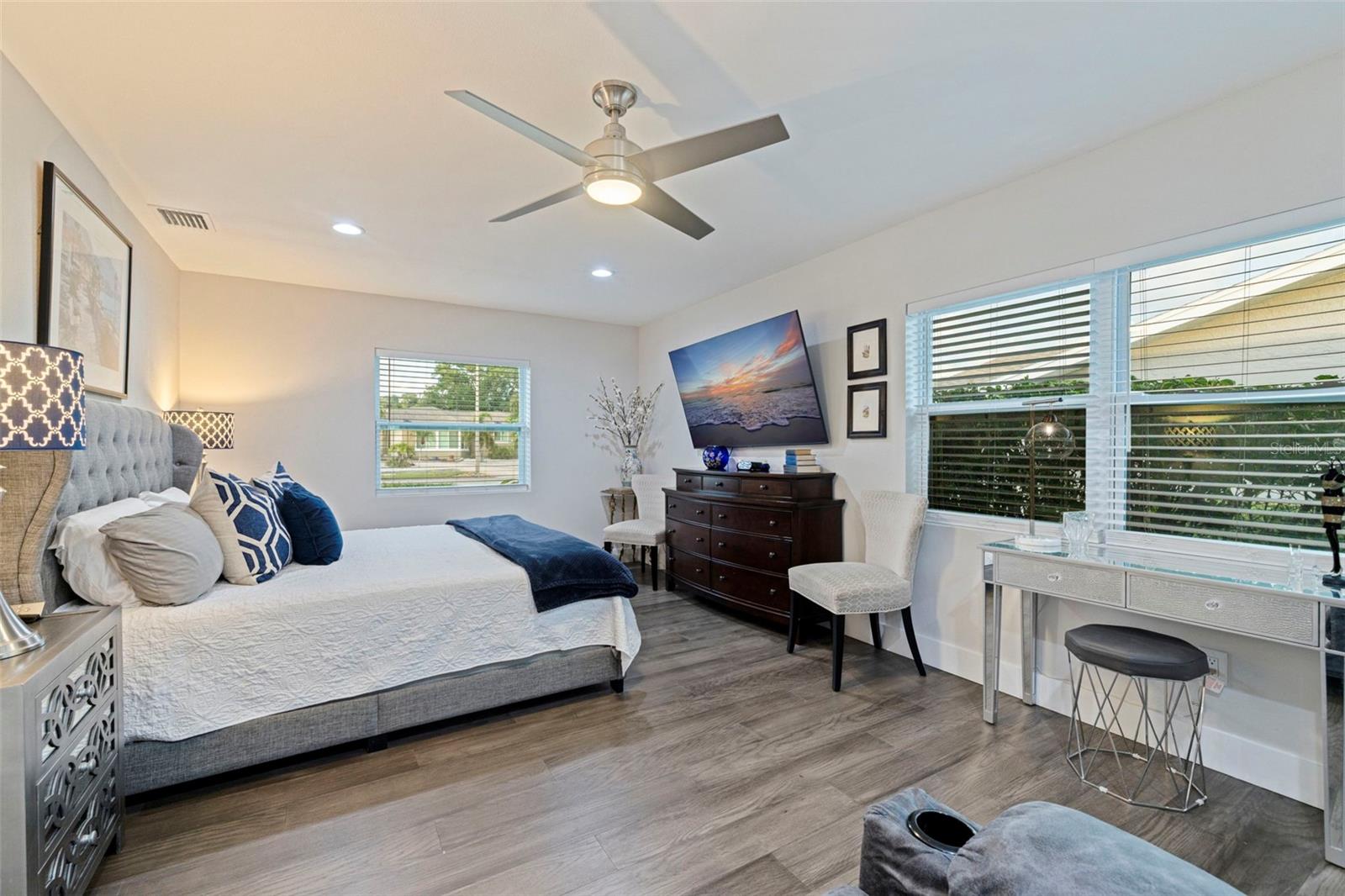 200 Park, St Petersburg, FL 33710