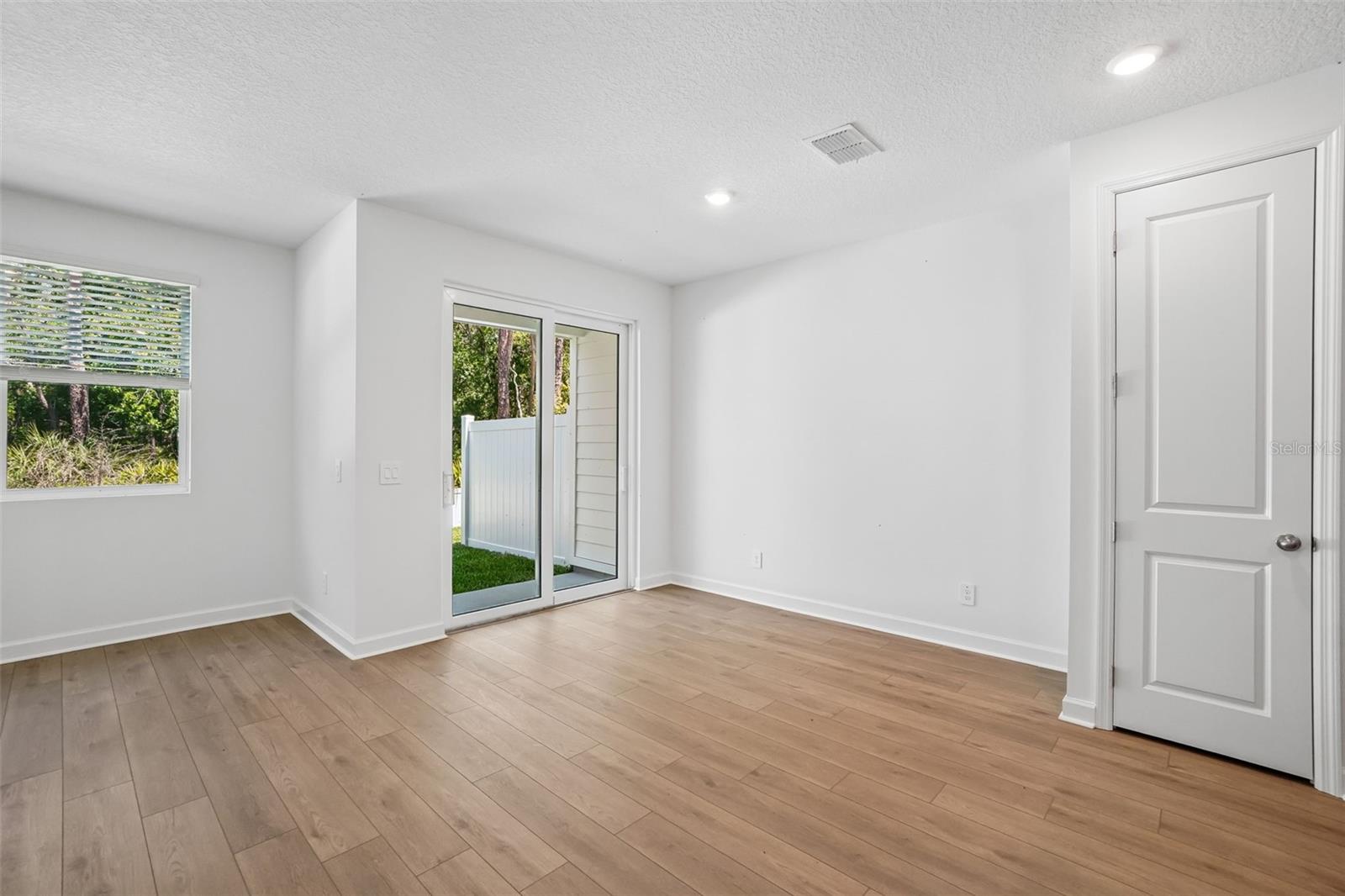 7556 Deer Valley Circle, Tampa, FL 33635