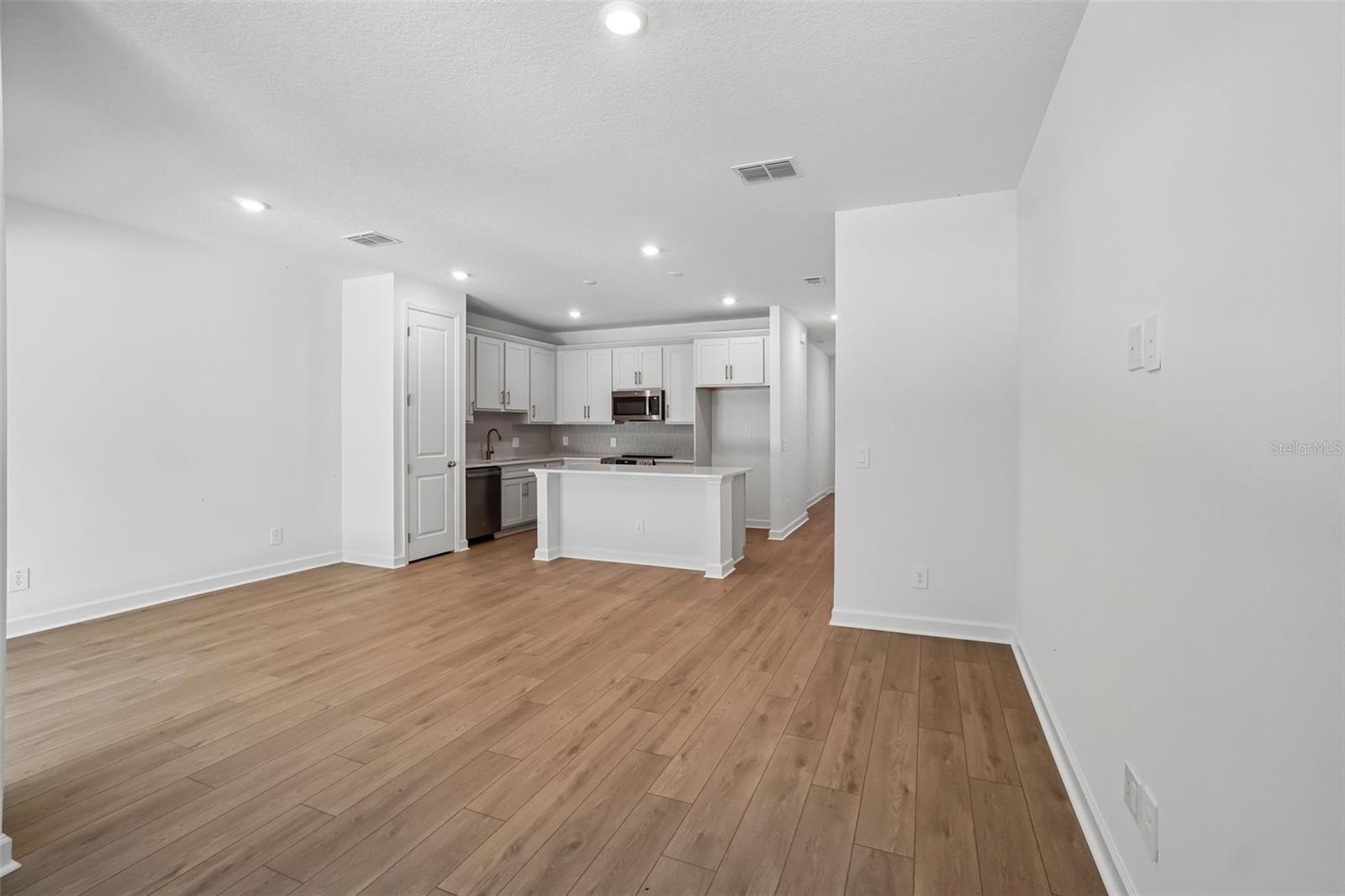 7556 Deer Valley Circle, Tampa, FL 33635