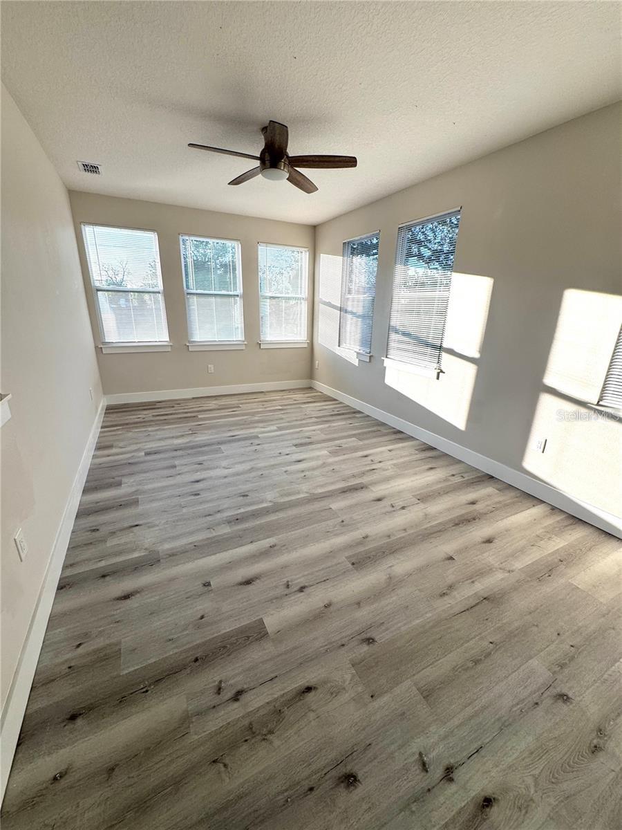 1039 53rd, St Petersburg, FL 33703