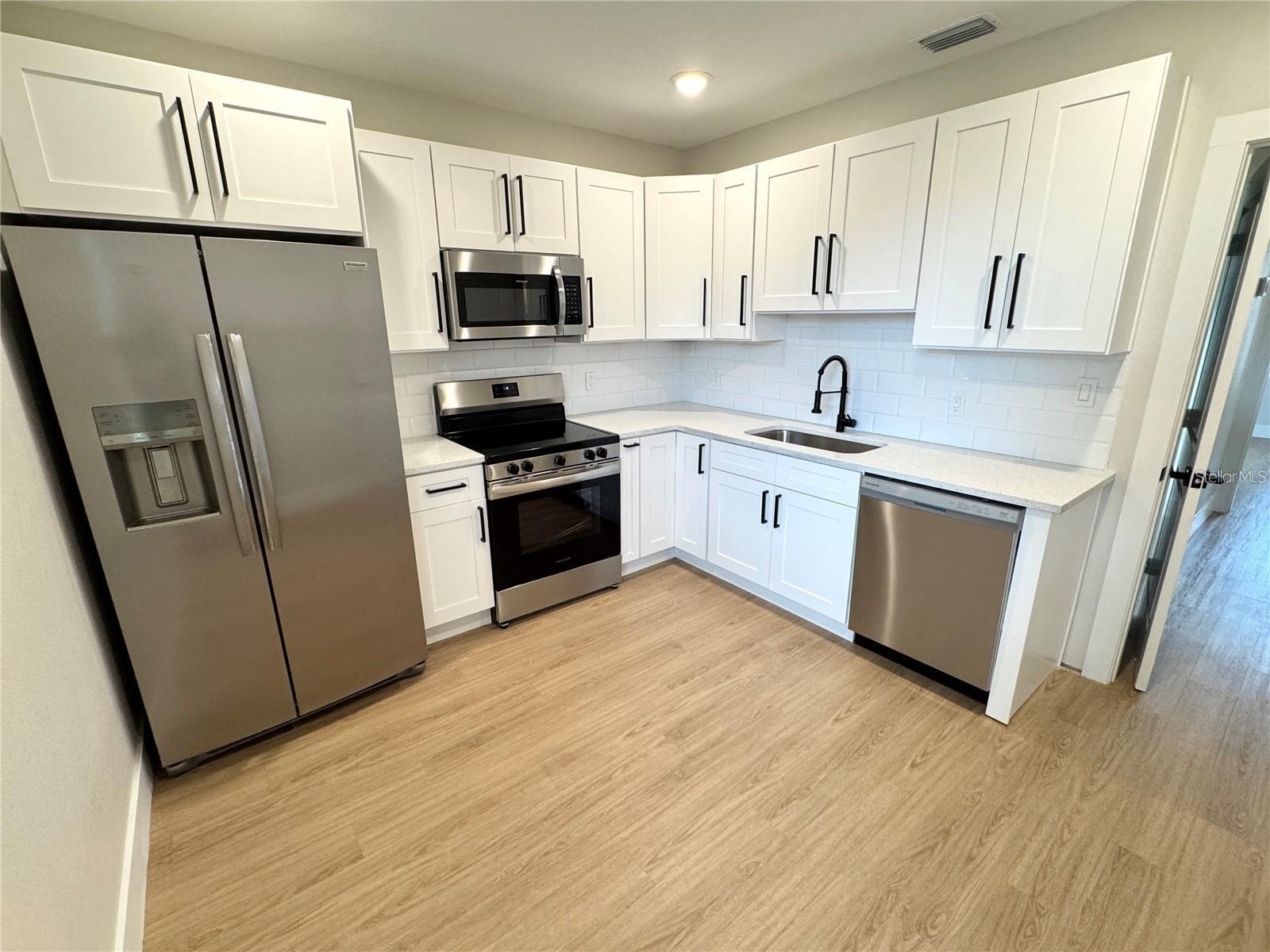 1039 53rd, St Petersburg, FL 33703