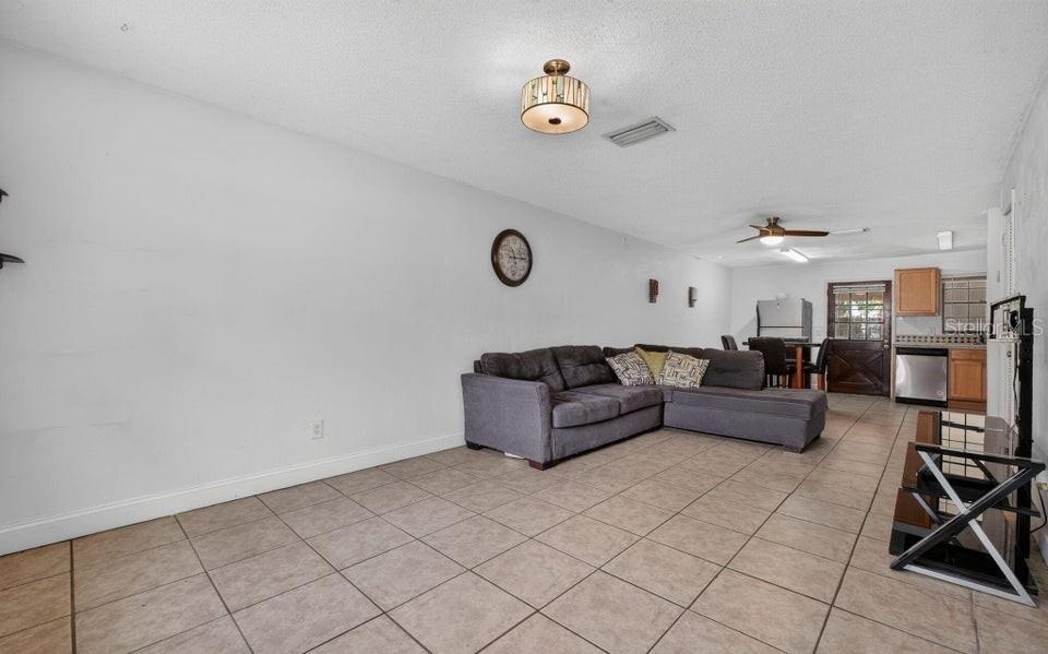 912 Royal Oak, Holly Hill, FL 32117