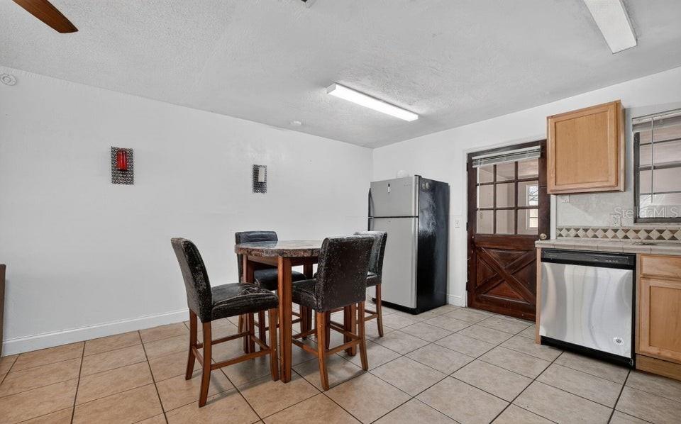 912 Royal Oak, Holly Hill, FL 32117