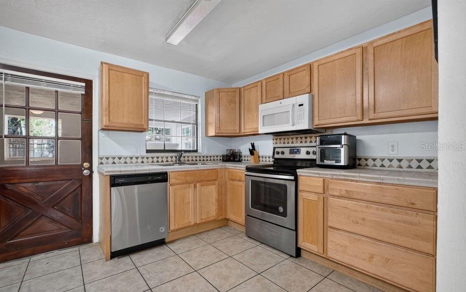 912 Royal Oak, Holly Hill, FL 32117