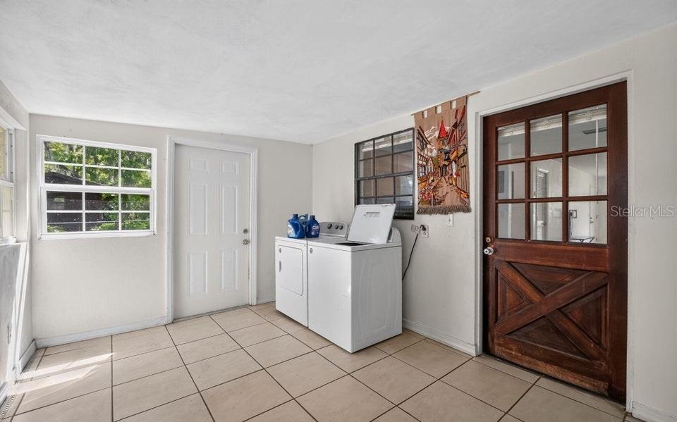 912 Royal Oak, Holly Hill, FL 32117