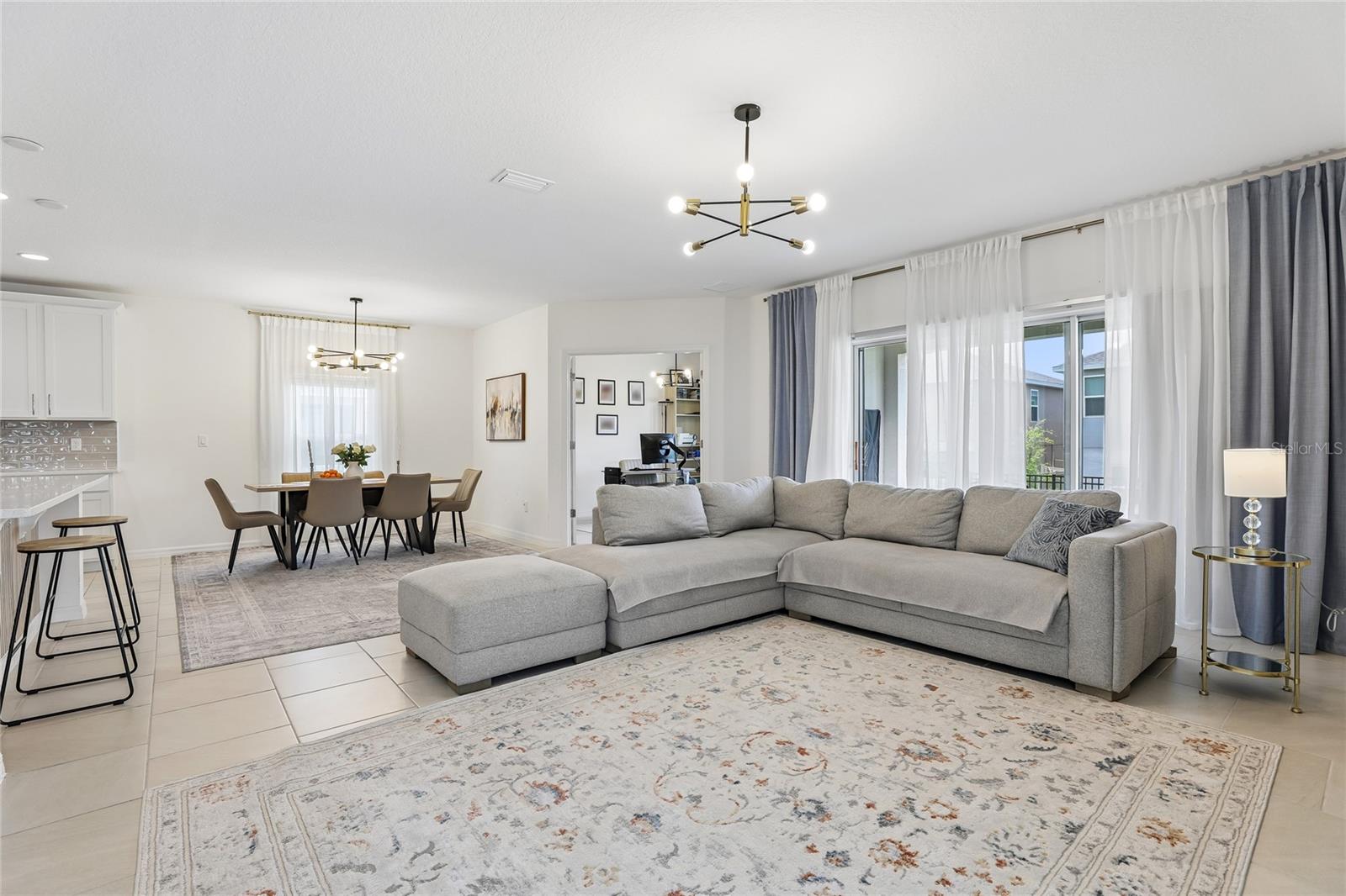 1581 Swan Swim, Davenport, FL 33837