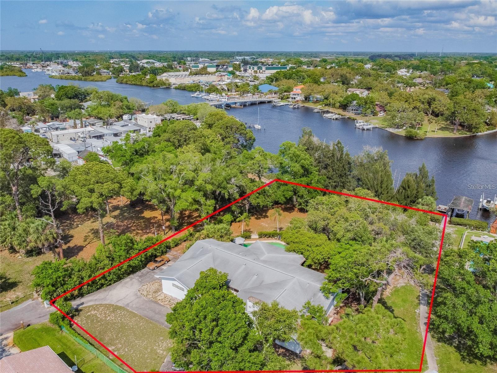 425 Craig, Tarpon Springs, FL 34689
