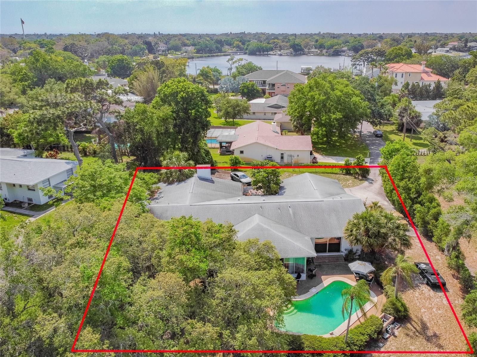 425 Craig, Tarpon Springs, FL 34689