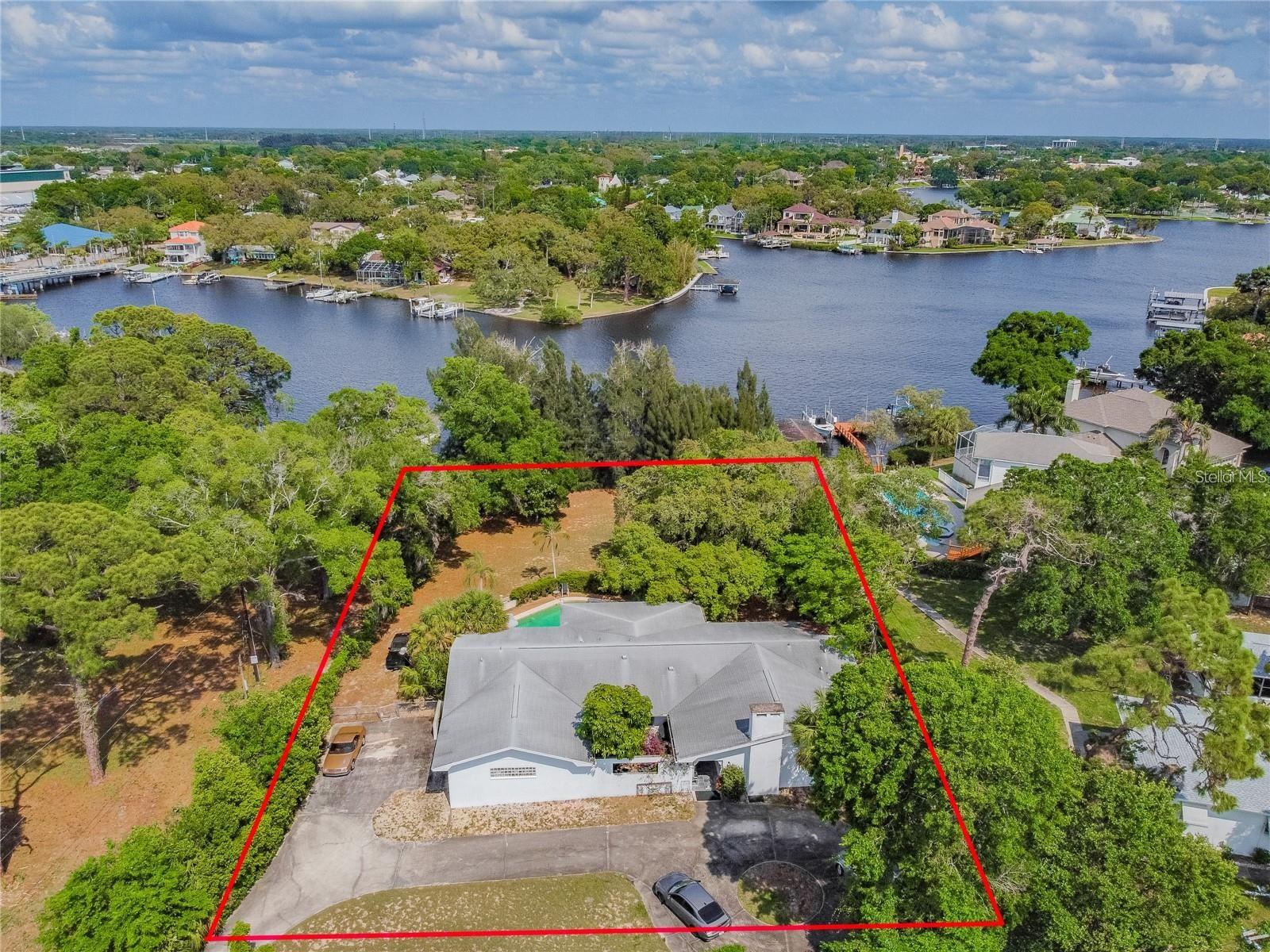 425 Craig, Tarpon Springs, FL 34689