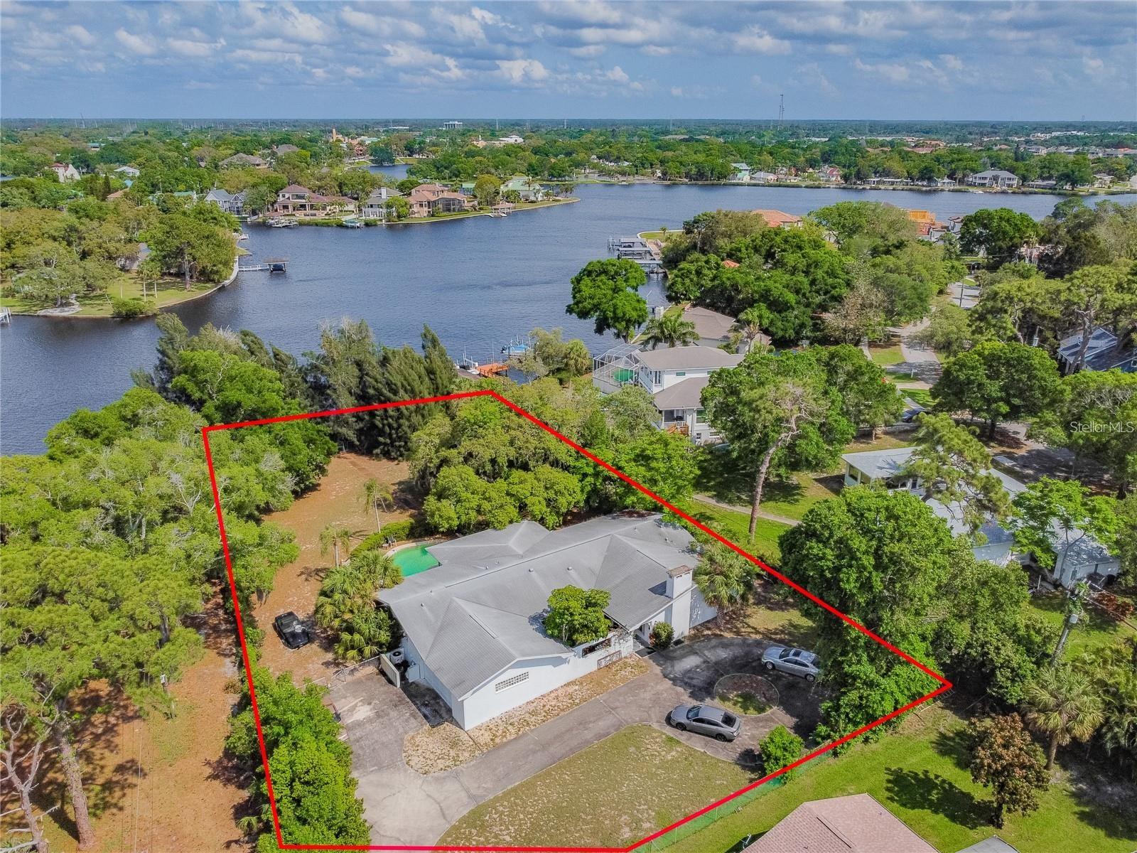 425 Craig, Tarpon Springs, FL 34689