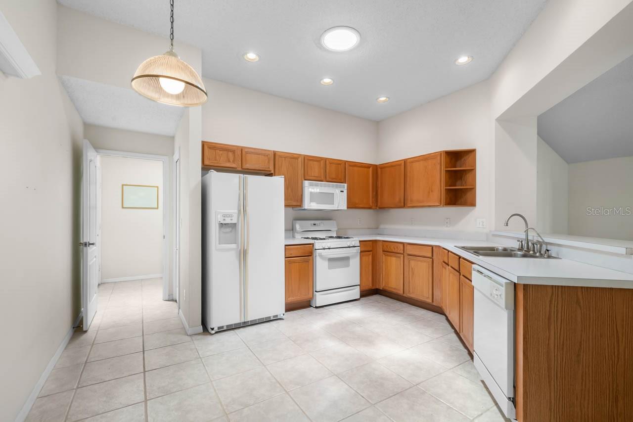 1148 Corinth Greens, Sun City Center, FL 33573