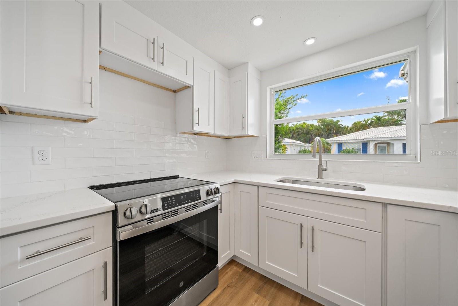 683 Spanish Unit 214, Longboat Key, FL 34228