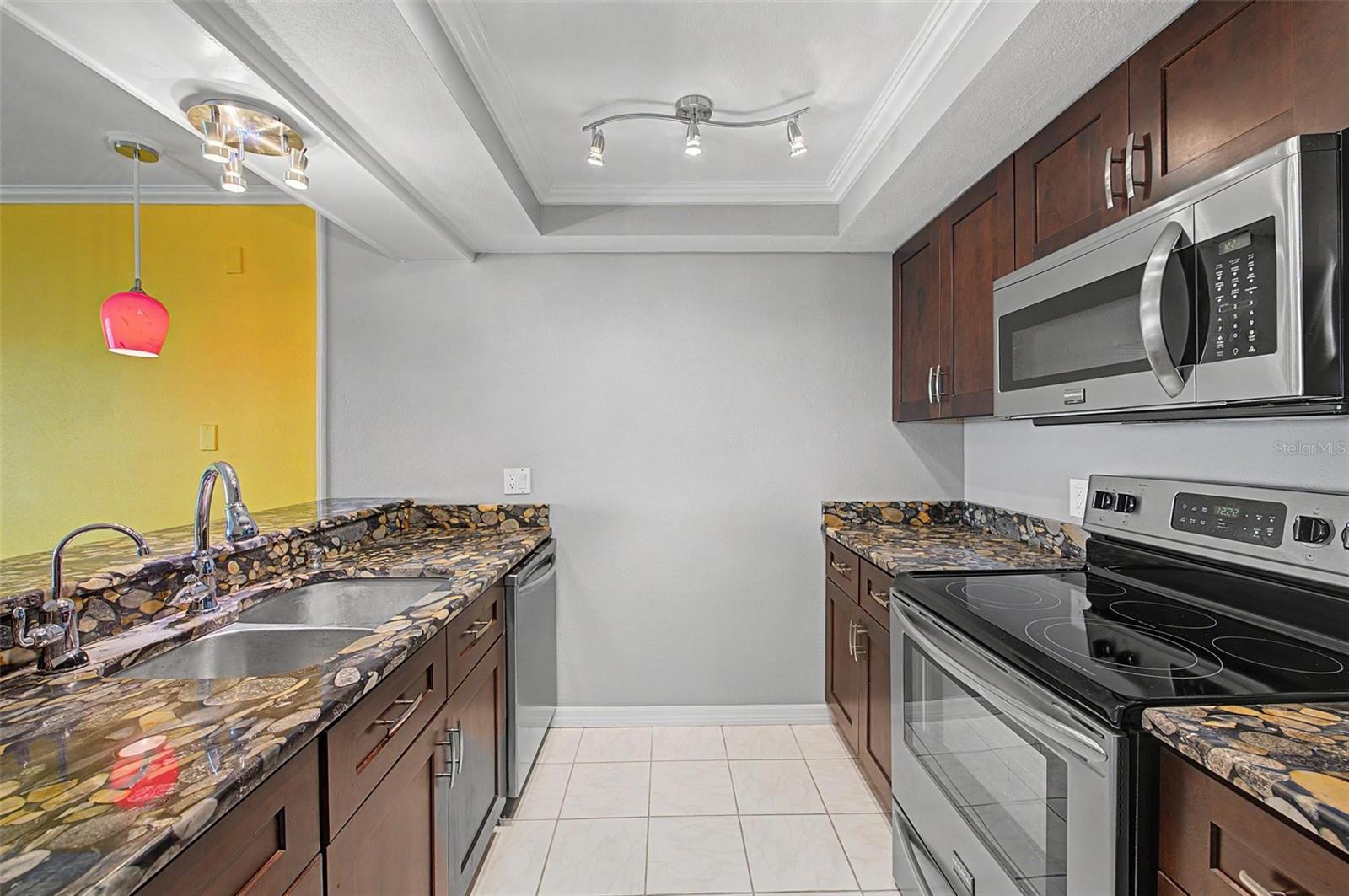 2618 Cove Cay Unit 505, Clearwater, FL 33760