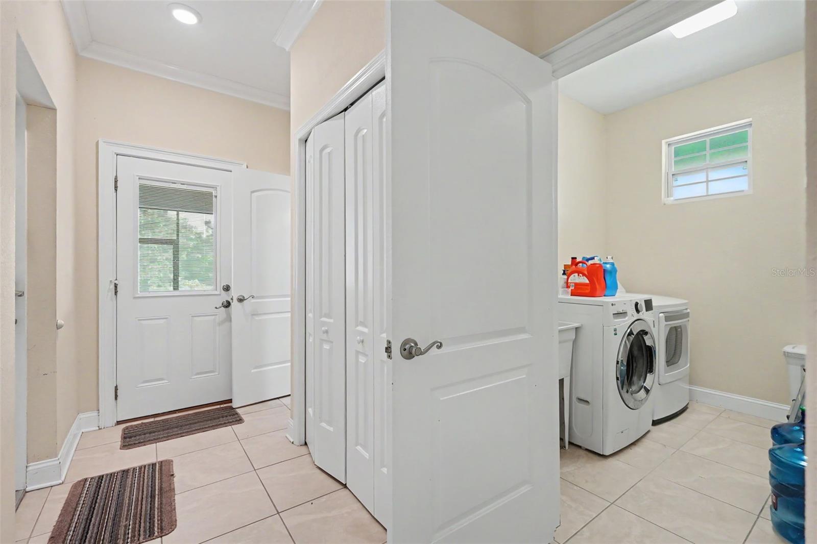 2007 61st, Sarasota, FL 34243