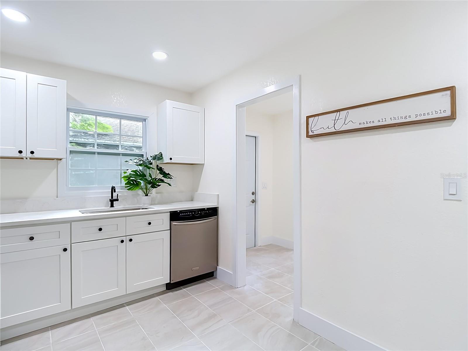 8010 13th, Tampa, FL 33604