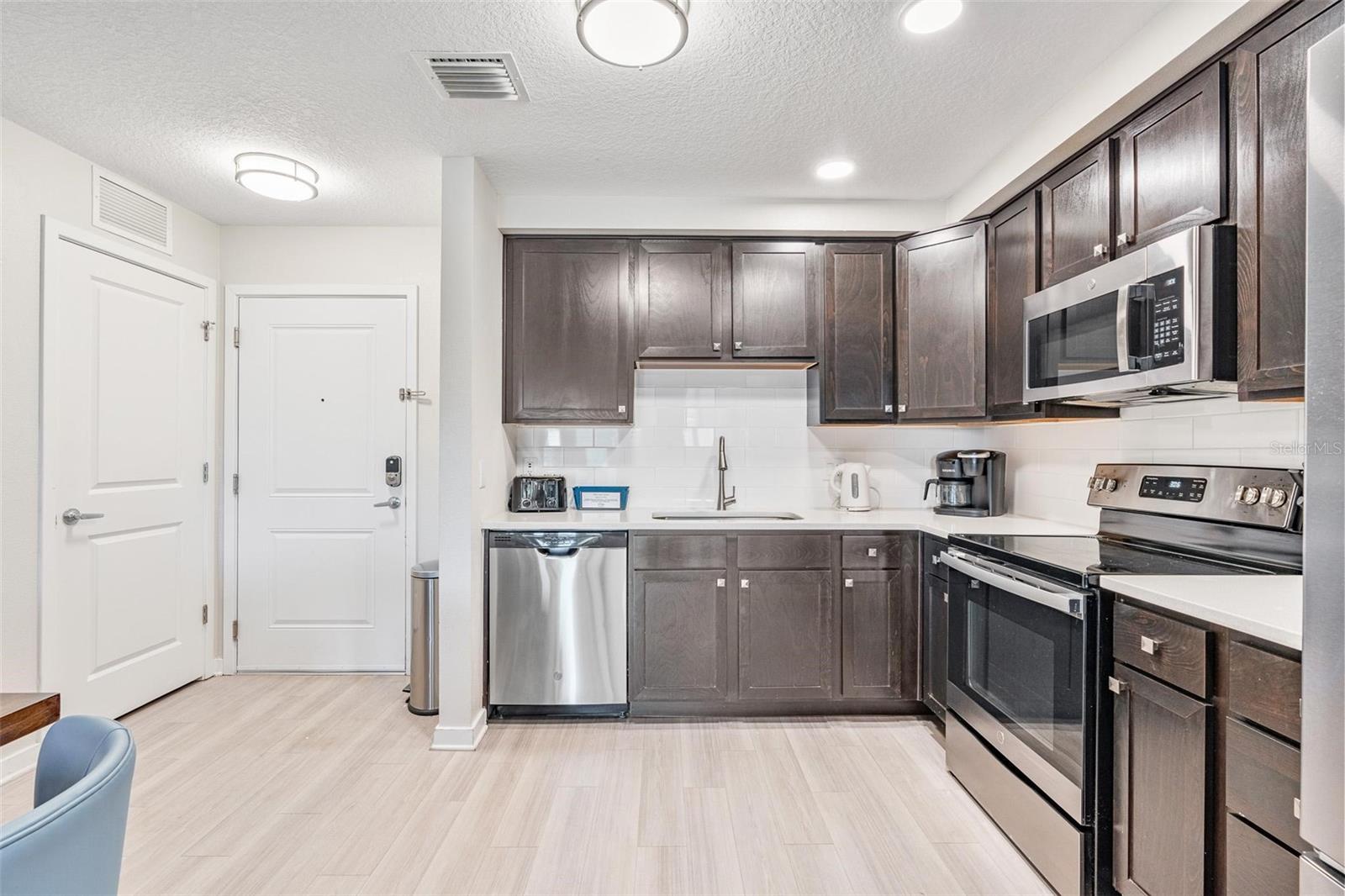 4001 Breakview Unit D409, Orlando, FL 32819