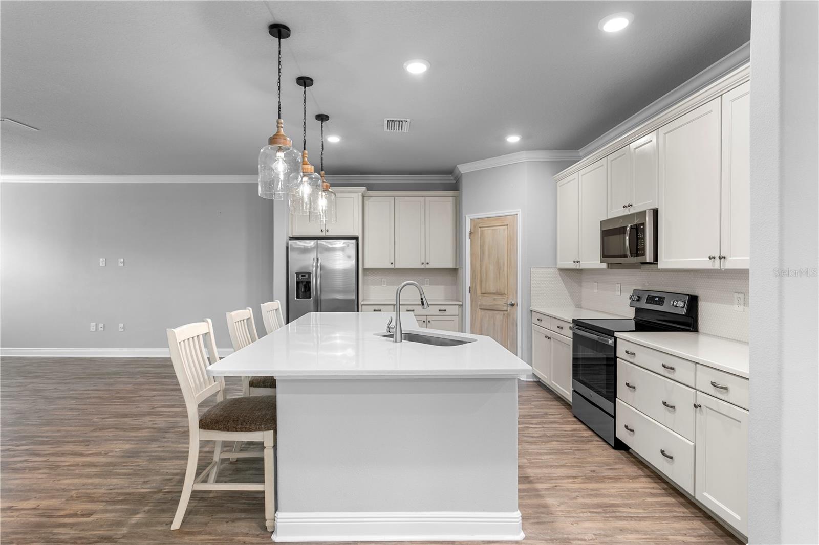 602 Ozona Village, Palm Harbor, FL 34683
