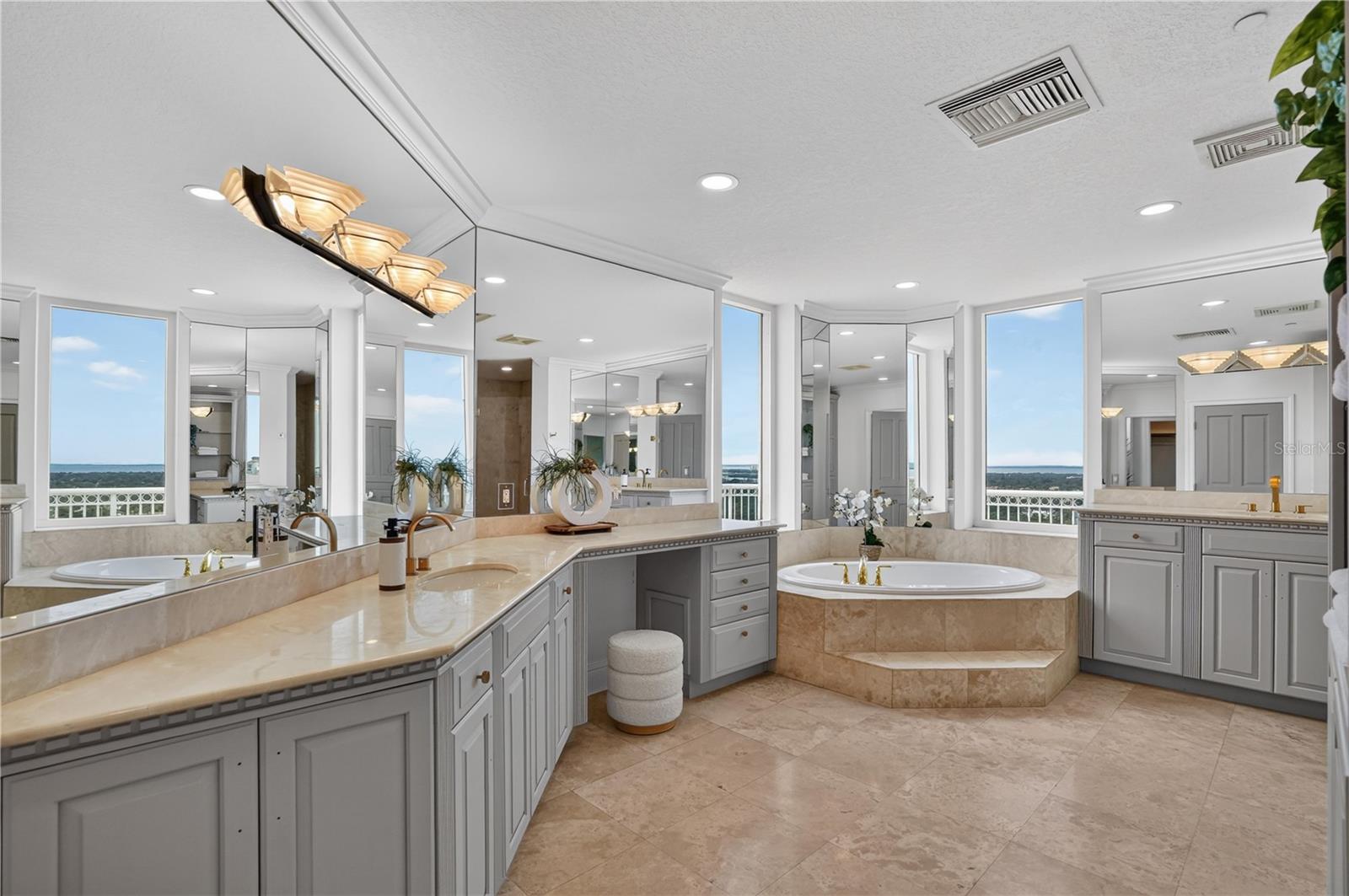 3507 Bayshore Unit 2101, Tampa, FL 33629