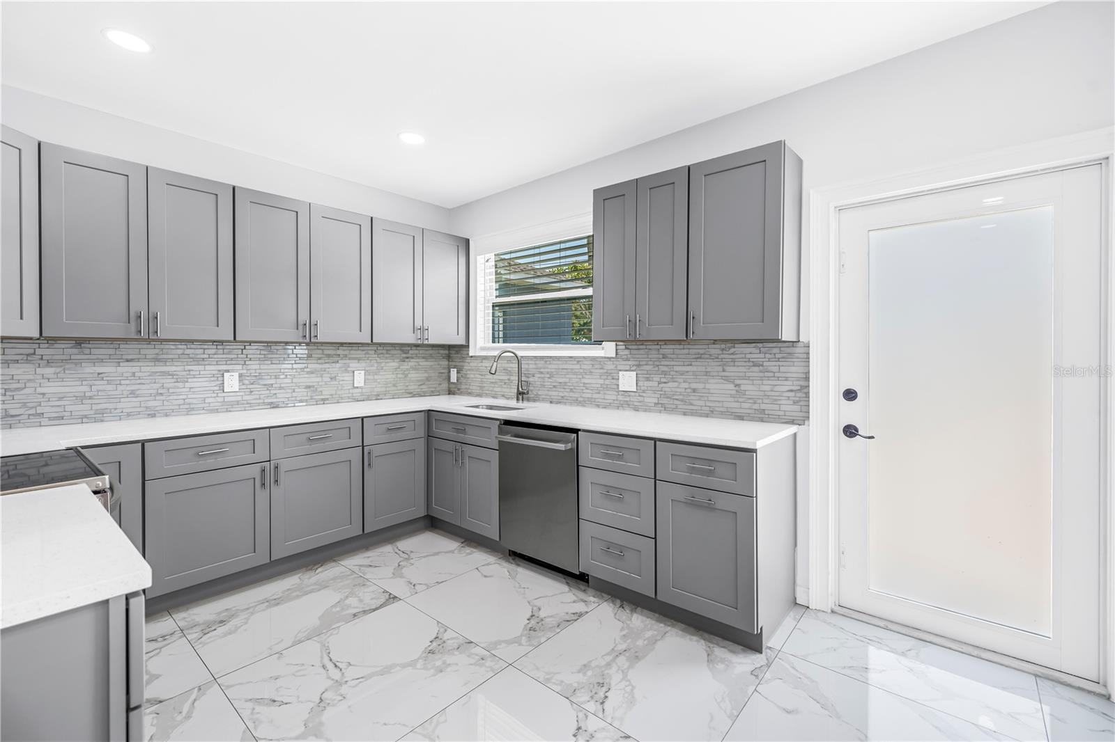 1827 16th, St Petersburg, FL 33705