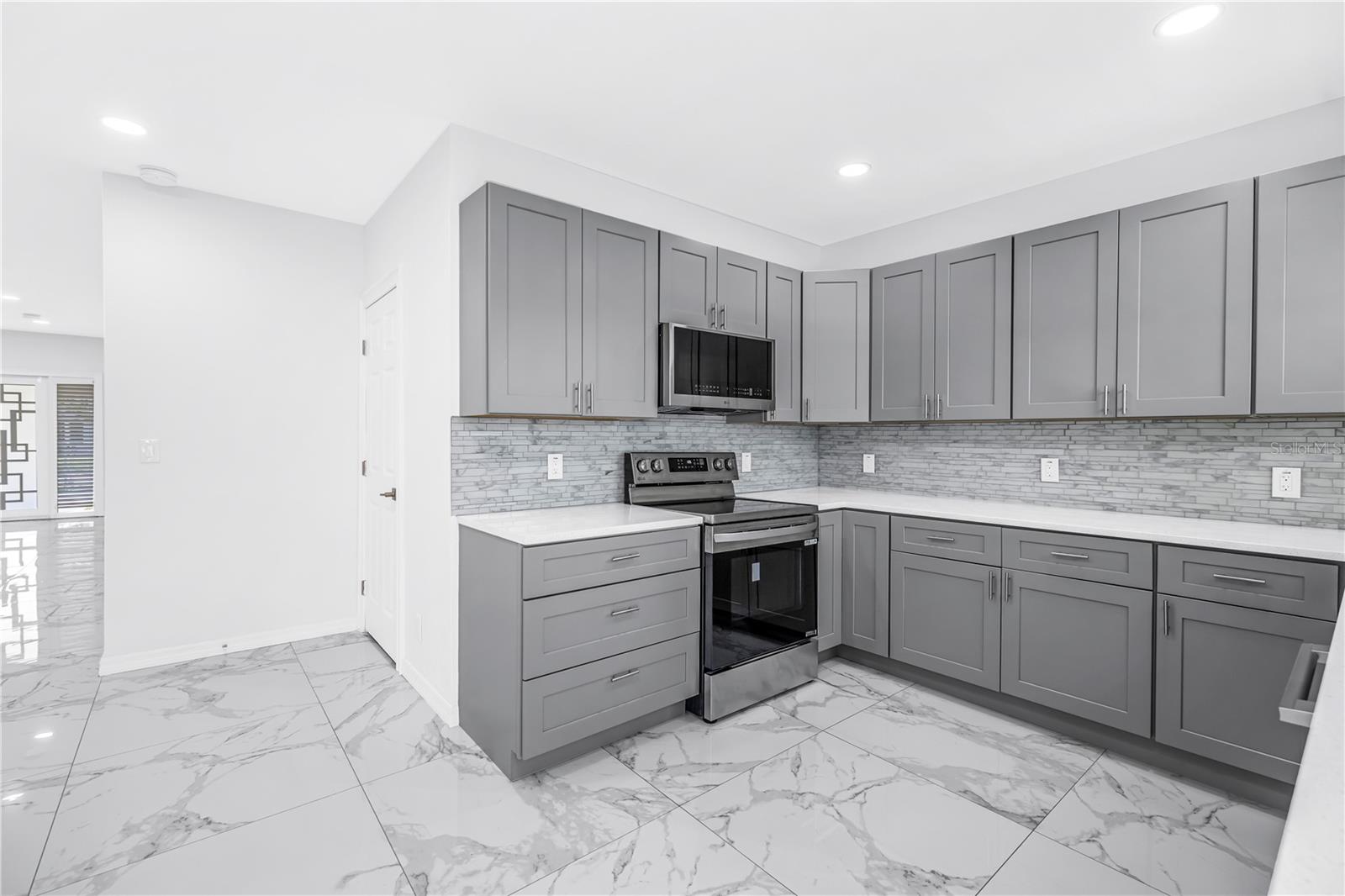 1827 16th, St Petersburg, FL 33705