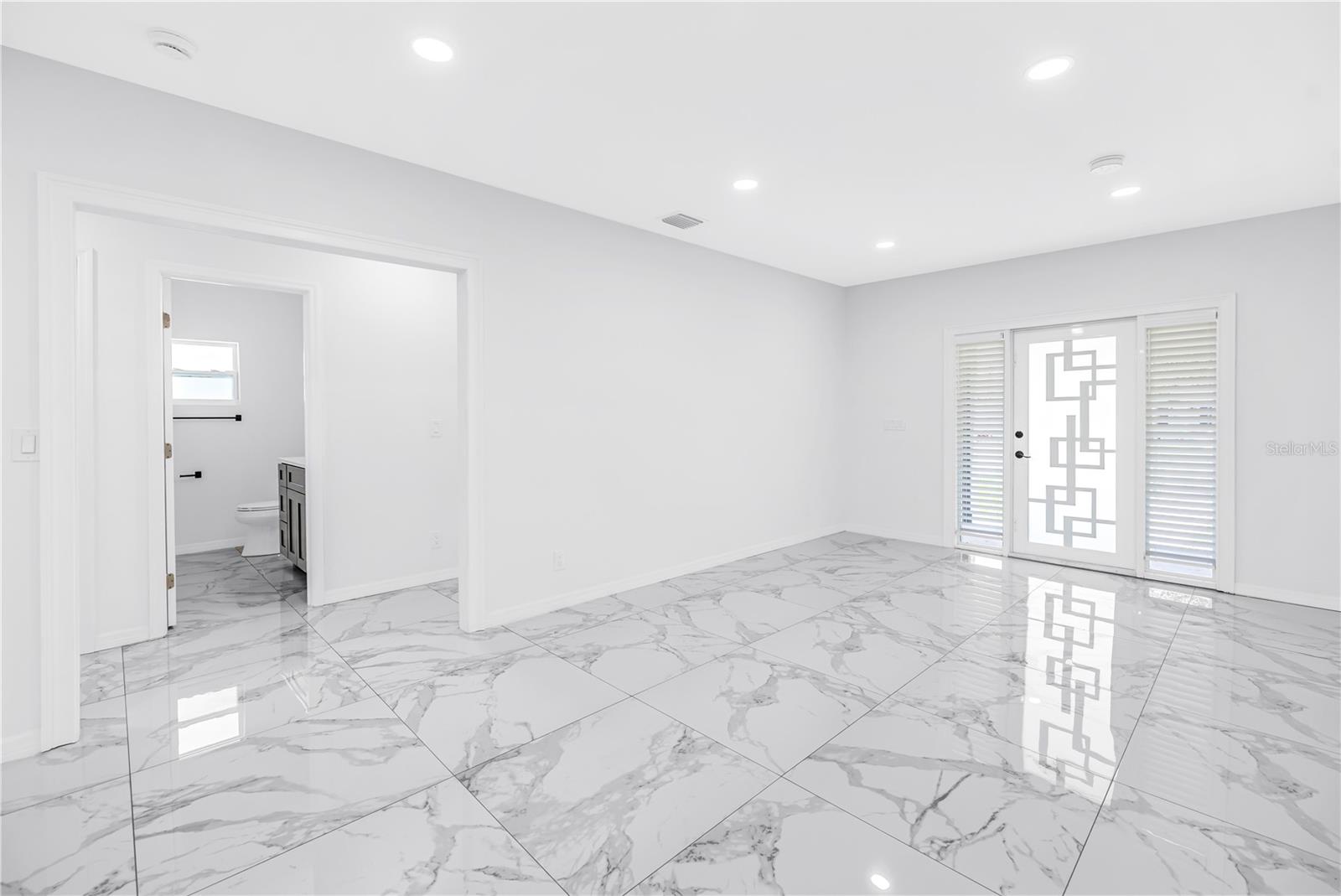 1827 16th, St Petersburg, FL 33705