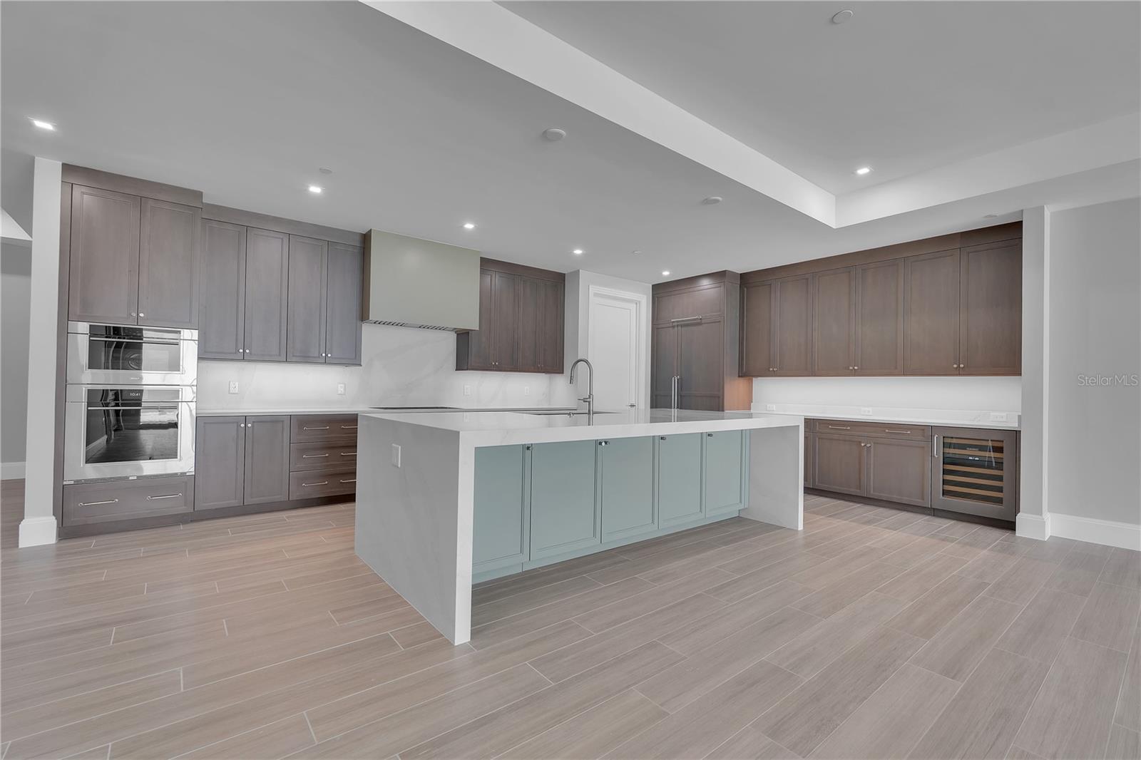 70 Avenida Veneccia Unit 202, Sarasota, FL 34242