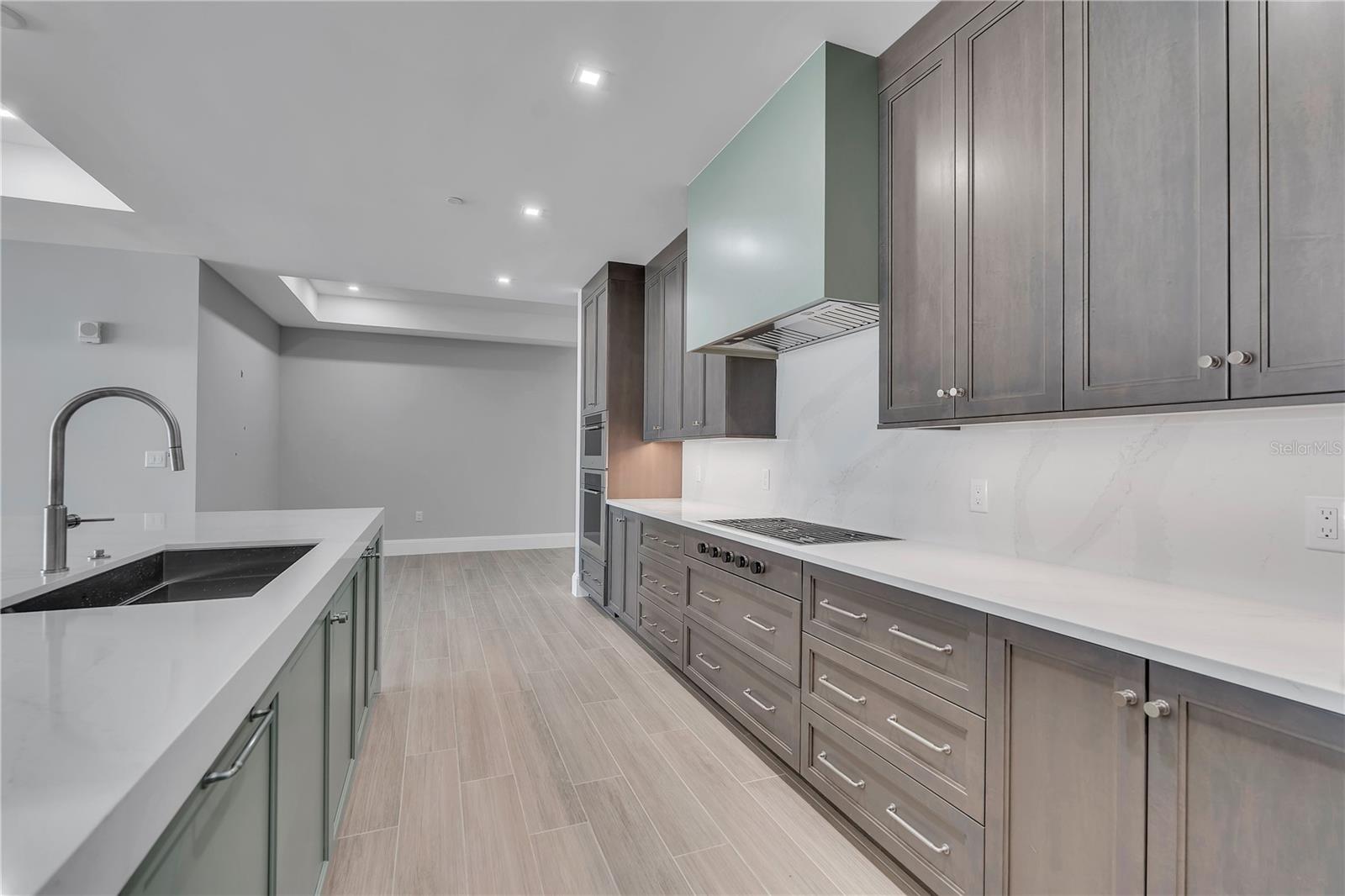 70 Avenida Veneccia Unit 202, Sarasota, FL 34242