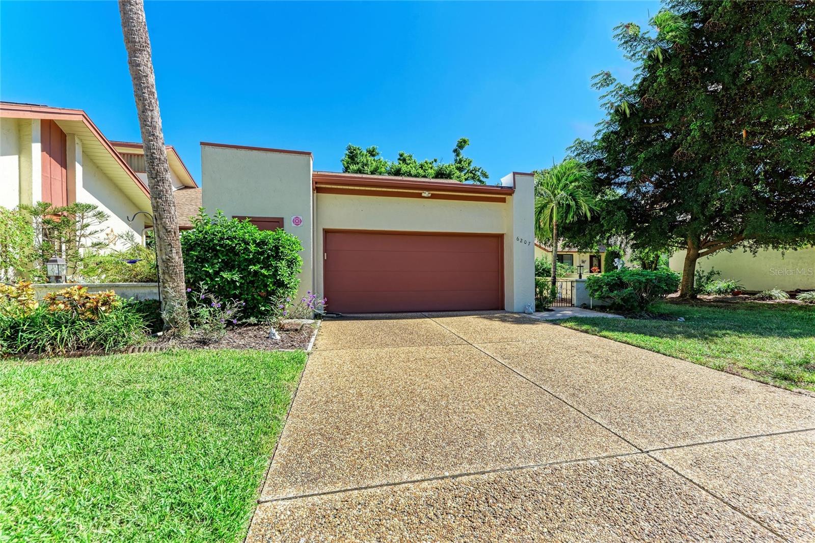6207 Courtside Unit 23, Bradenton, FL 34210