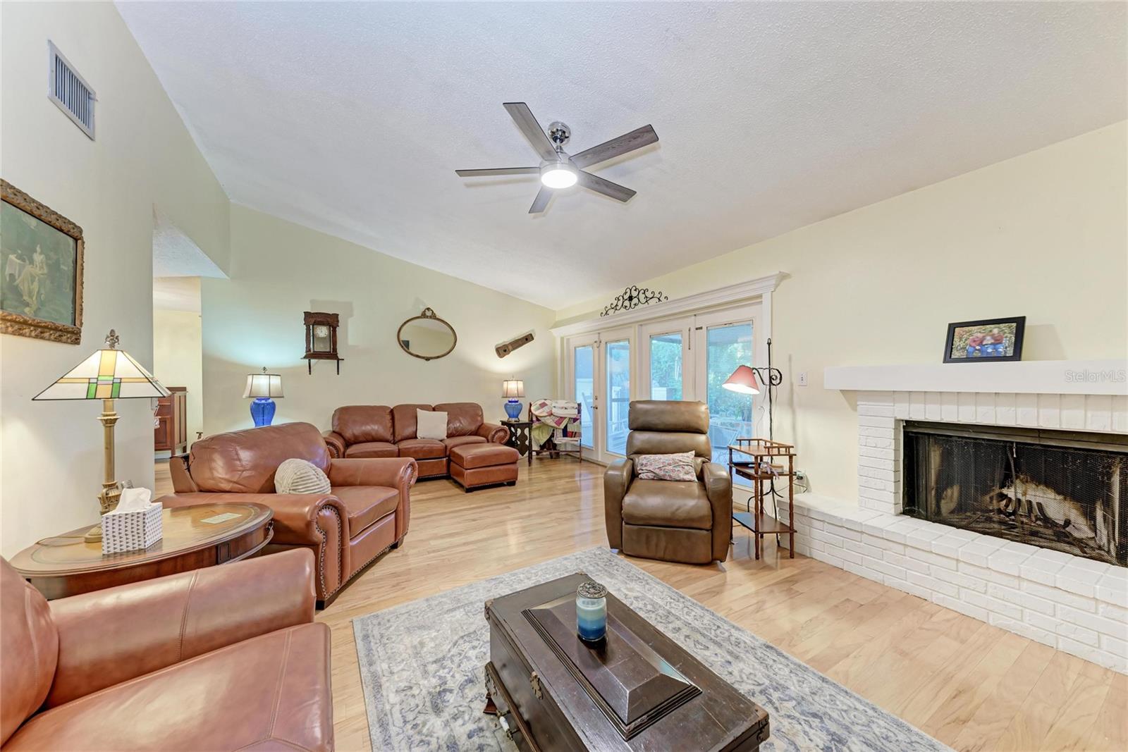 6207 Courtside Unit 23, Bradenton, FL 34210