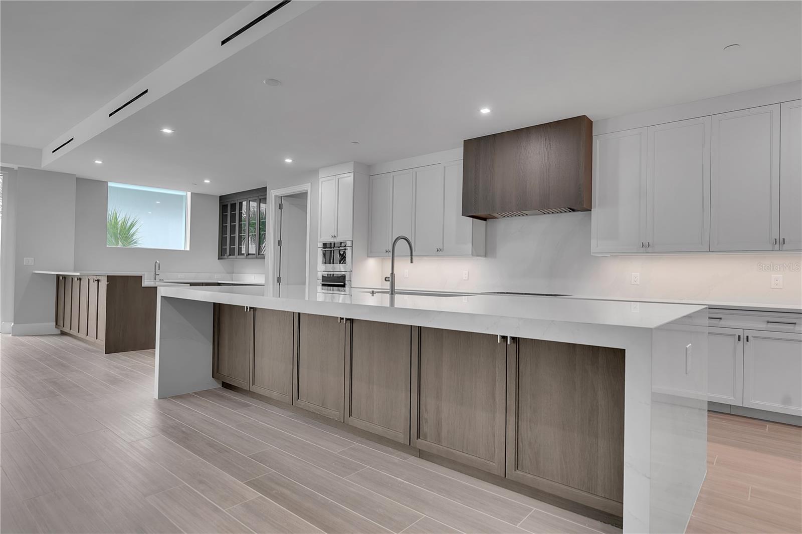 70 Avenida Veneccia Unit 204, Sarasota, FL 34242