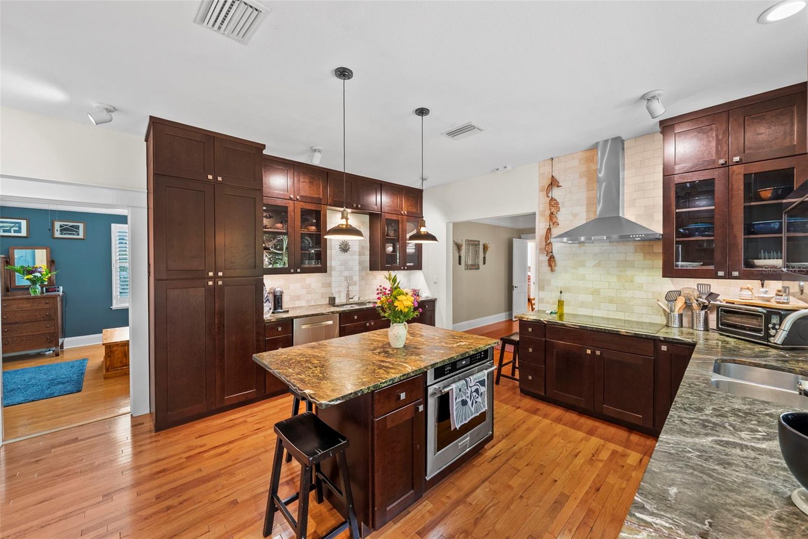 2915 Angeles, Tampa, FL 33629