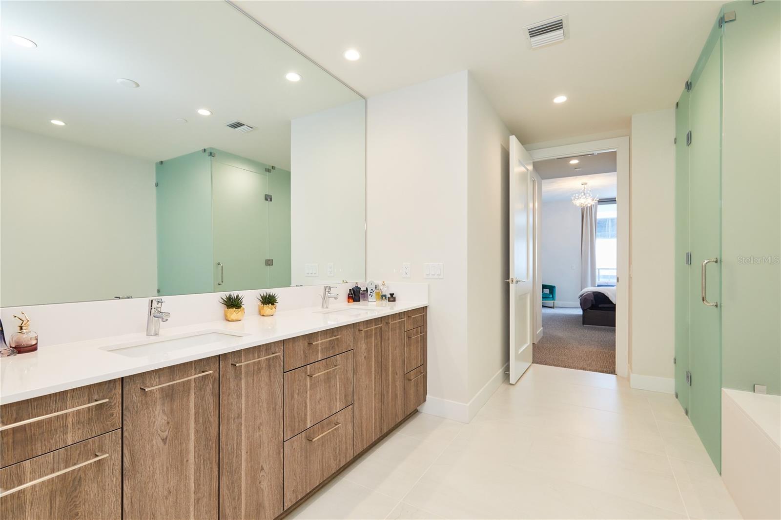 301 1st Unit 804, St Petersburg, FL 33701