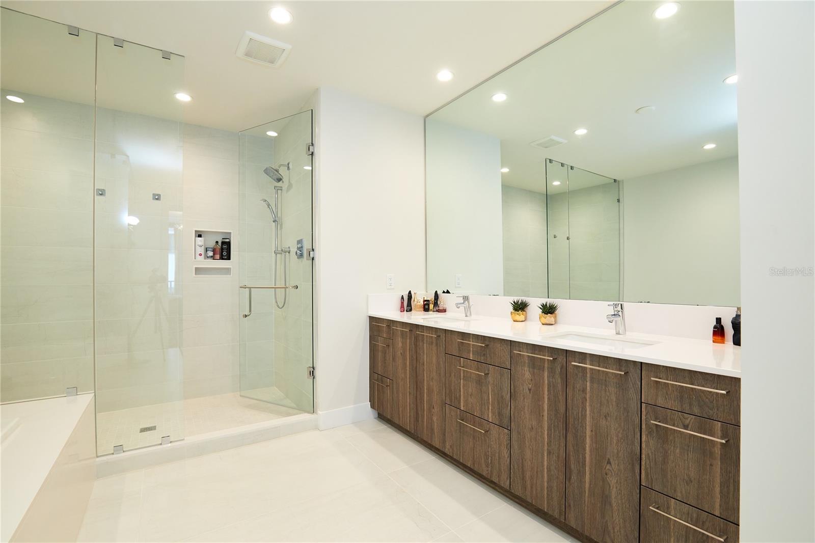 301 1st Unit 804, St Petersburg, FL 33701