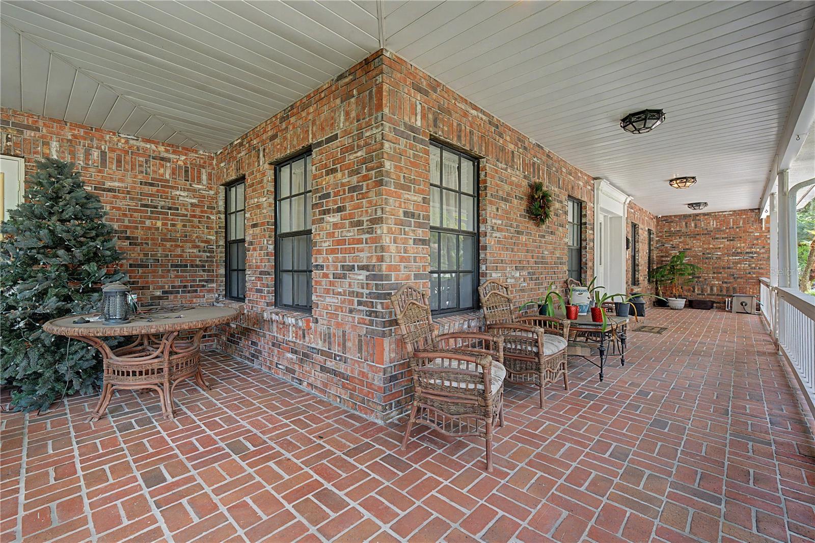 2004 Oakwood Knoll, Valrico, FL 33596