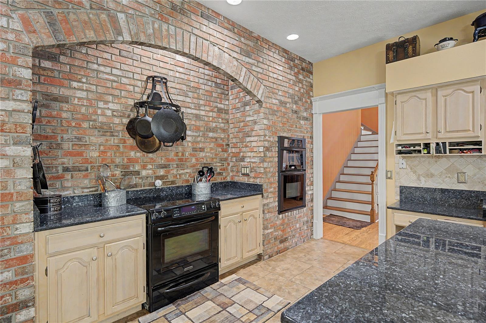 2004 Oakwood Knoll, Valrico, FL 33596
