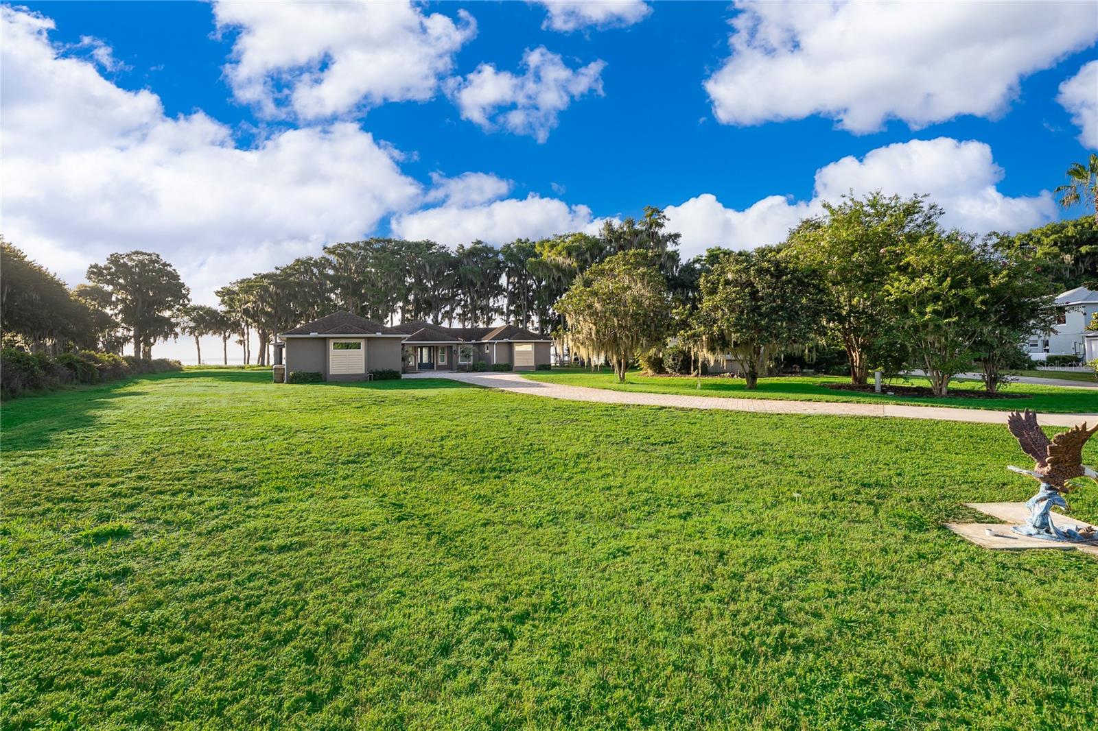 12131 Eagles Point, Grand Island, FL 32735