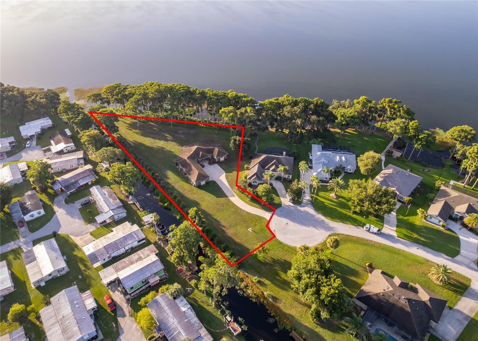 12131 Eagles Point, Grand Island, FL 32735