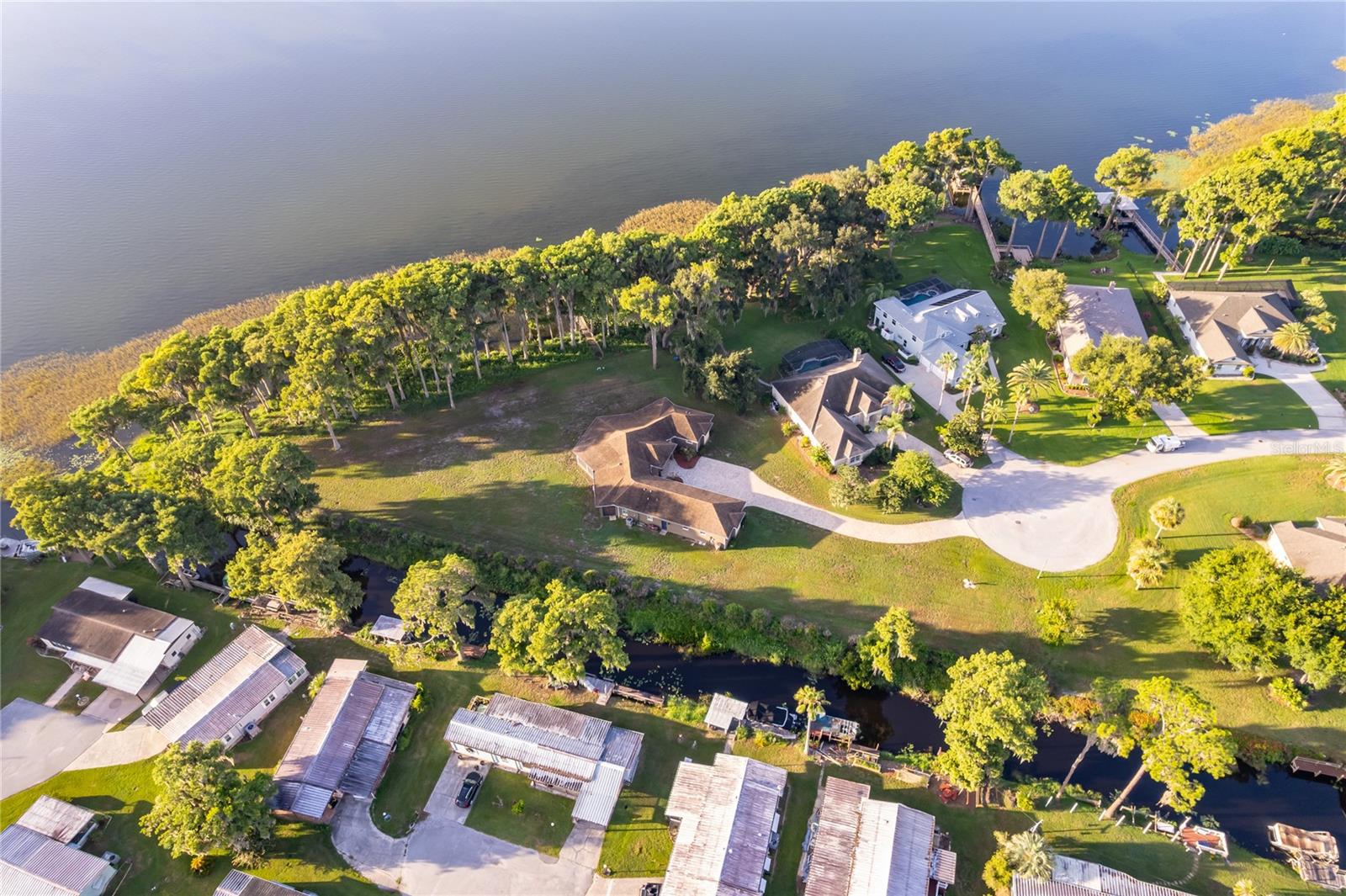 12131 Eagles Point, Grand Island, FL 32735