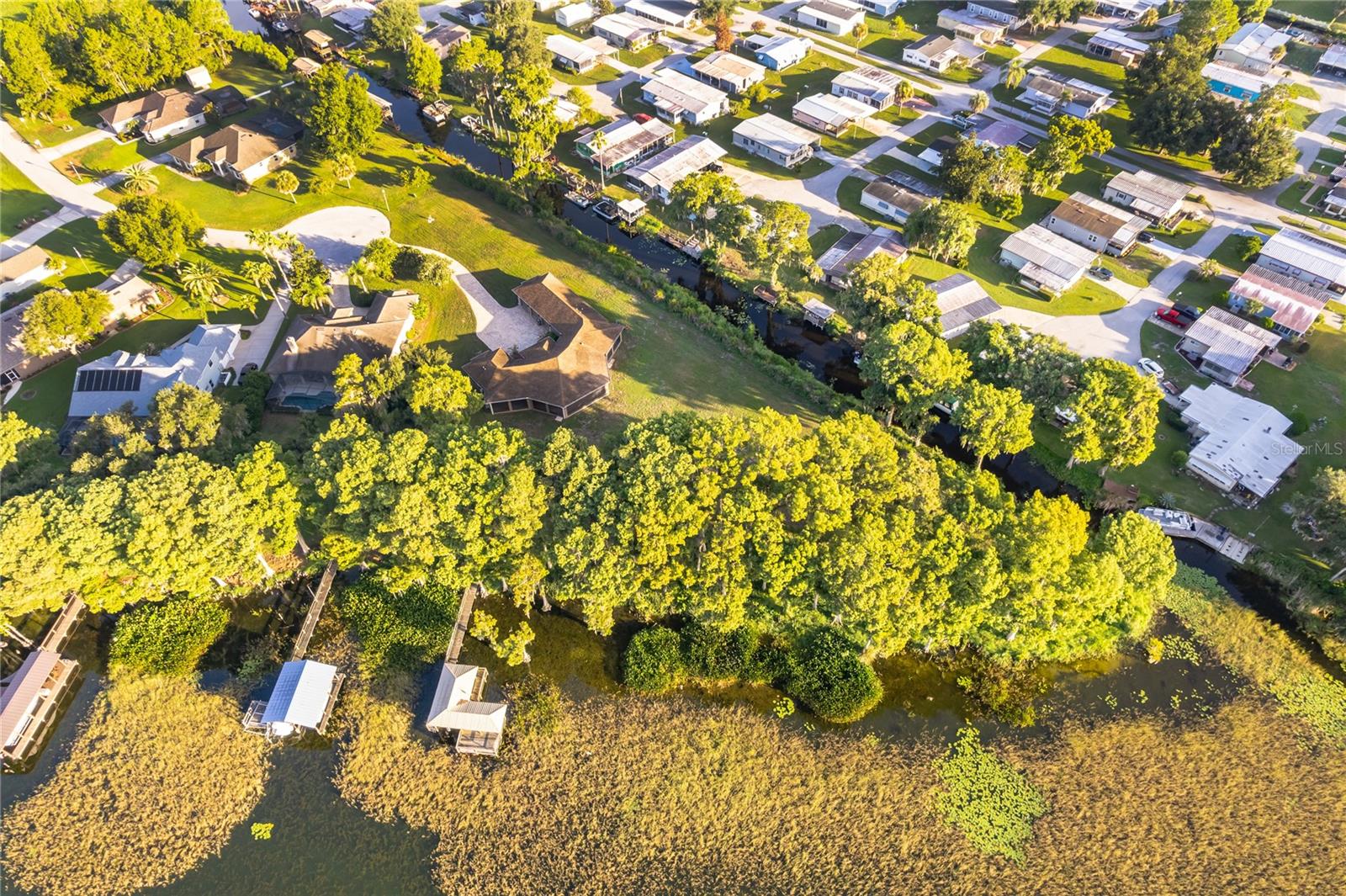 12131 Eagles Point, Grand Island, FL 32735