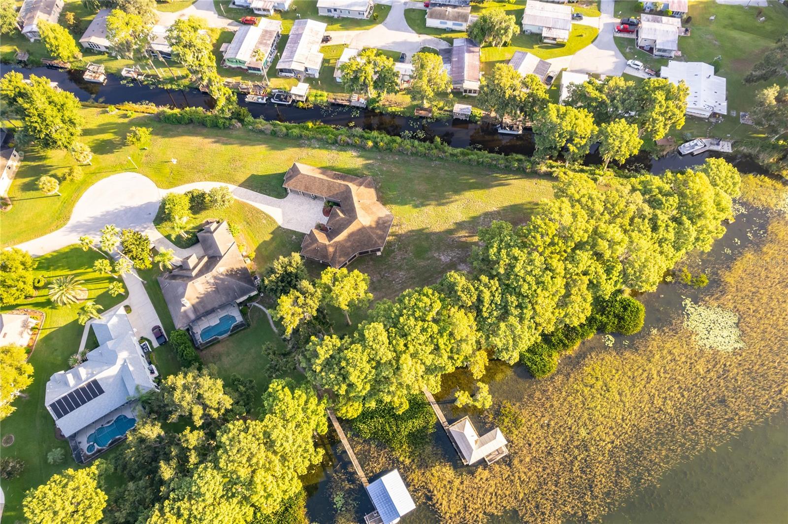 12131 Eagles Point, Grand Island, FL 32735