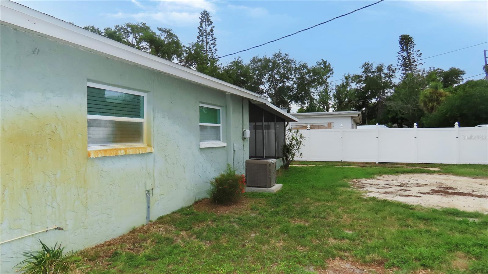 6543 34th, St Petersburg, FL 33710